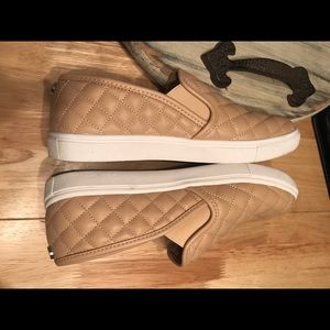 Steve Madden Ecentrcq Slip-Ons 9